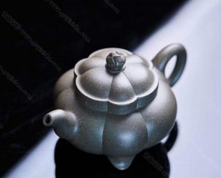 三足如意壺 三足如意壺