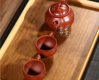 《玉梅套具》 《玉梅套具》