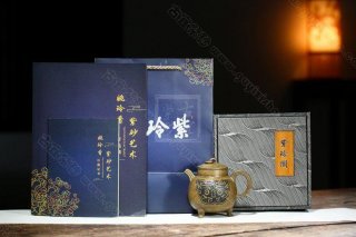 《青銅鼎》 《青銅鼎》