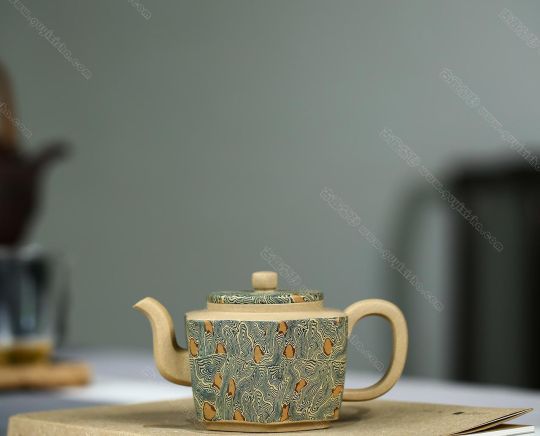 絞泥葵六方 絞泥葵六方